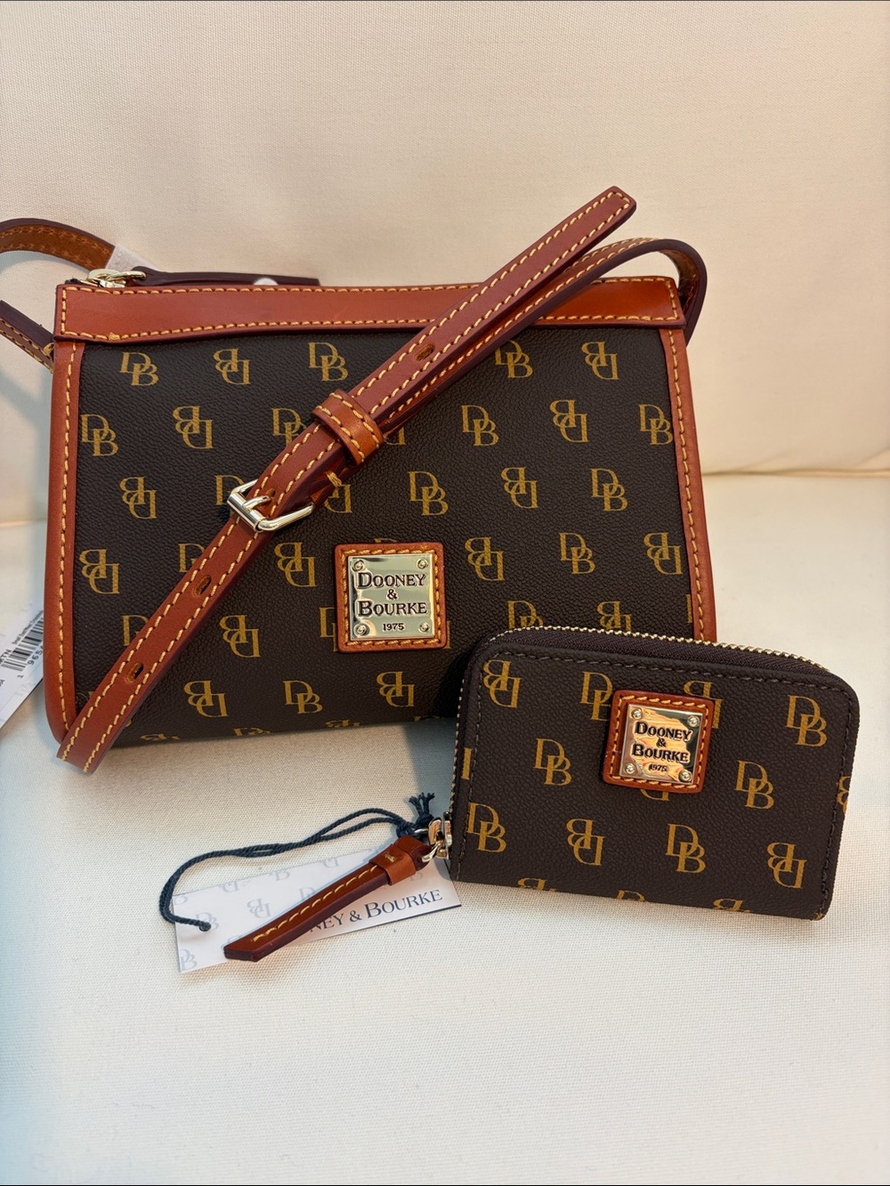 NWT Dooney & Bourke Gretta East West Crossbody with Matching Credit Card Case